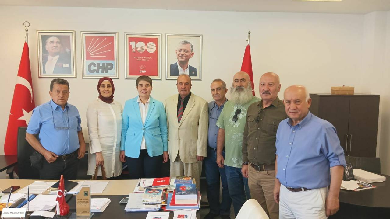 Türkiye Veteriner Hekimler Mesleki Ve Özlük Hakları Topluluğu, Chp'yi Ziyaret Etti