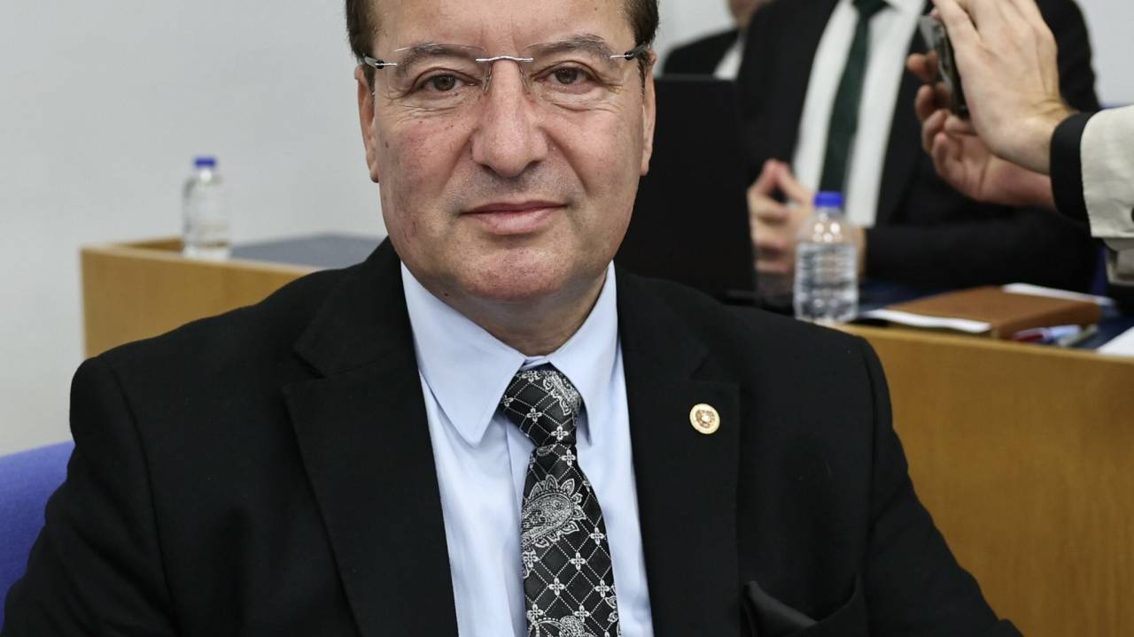 Cevdet Akay: “Eski Bakanların, Özel Sektörde Üst Düzey Görevler Alması Kabul Edilebilecek Bir Şey Değil”