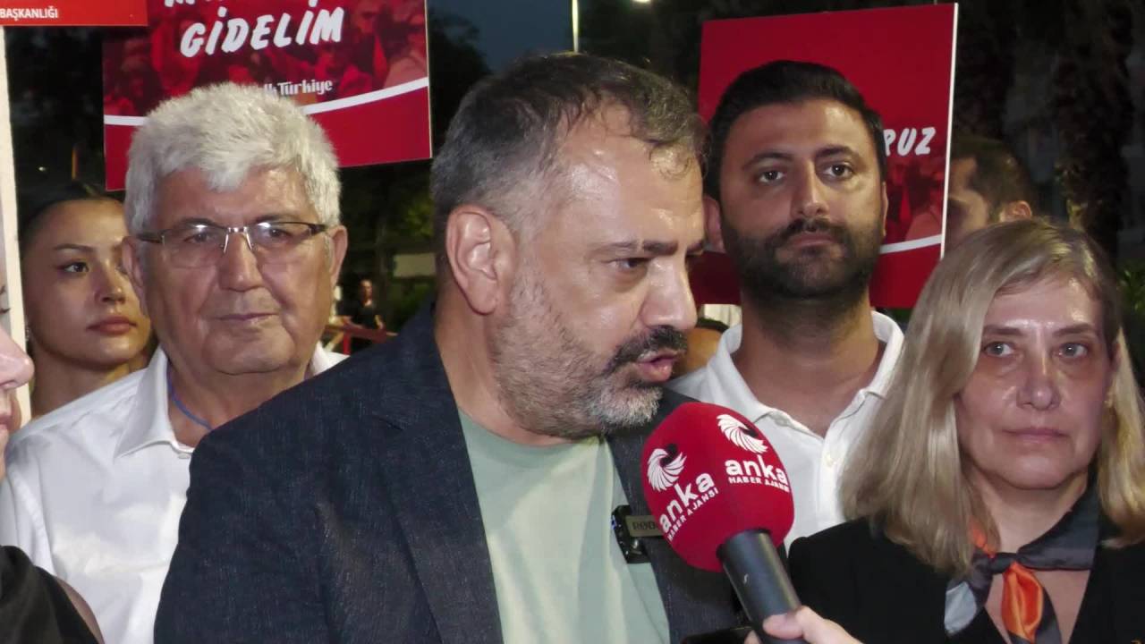 Chp İzmir Başkanı Aslanoğlu, ‘Işıkları Aç-kapa Eyleminde: Geçim Gelene Kadar Eylemlerimiz Sürecek