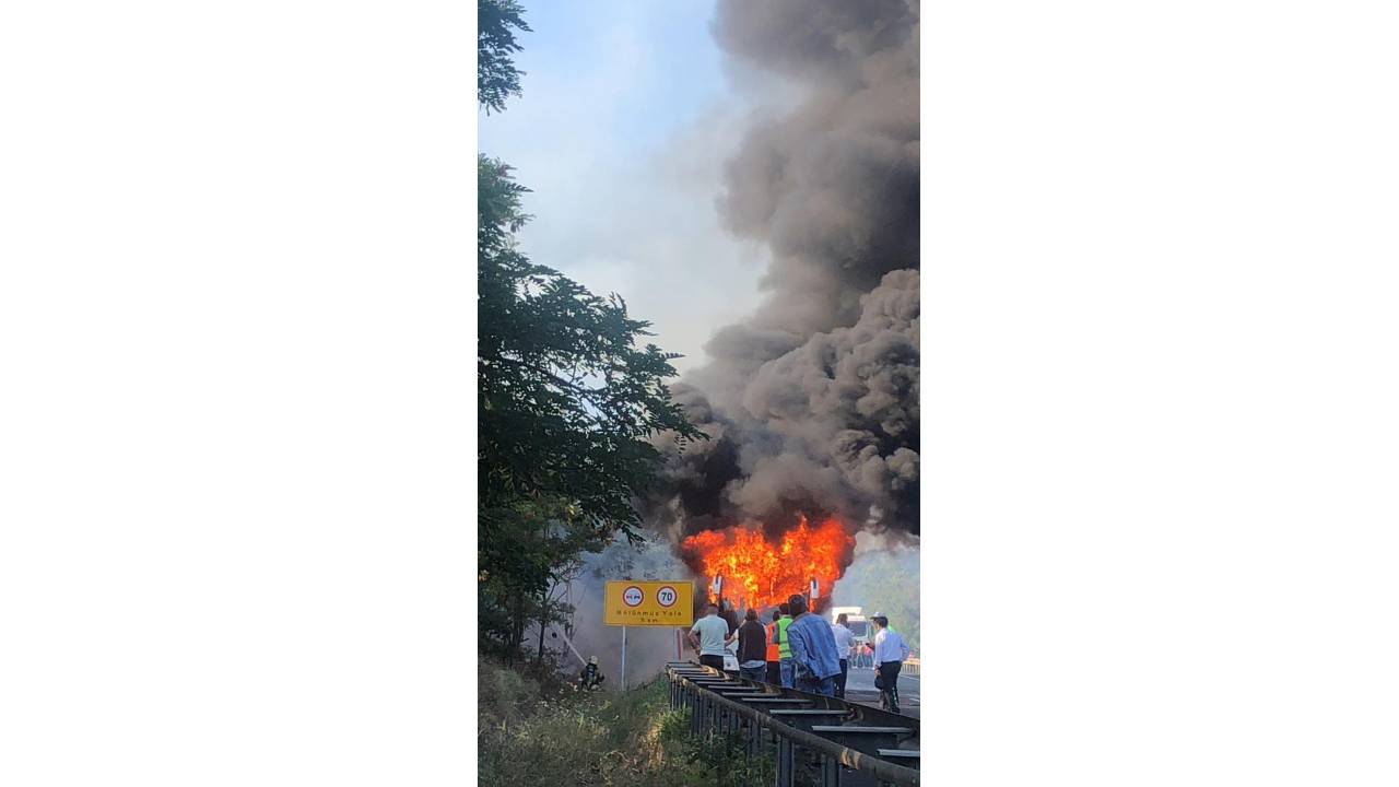 Bursa'da Otobüs Yangını; 40 Yolcu Tahliye Edildi