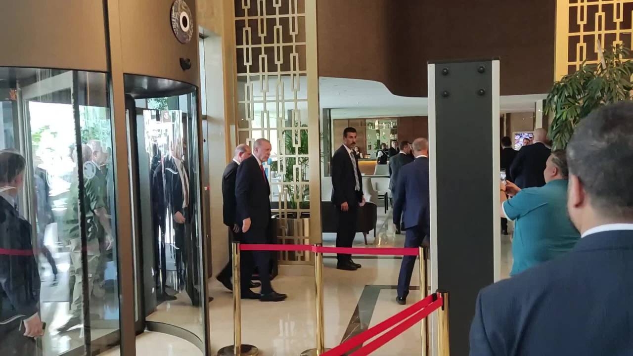 Kıbrıs Barış Herakatı’nın 50. Yıl Dönümü... Cumhurbaşkanı Erdoğan Ve Chp Lideri Özel Yemeğe Katıldı