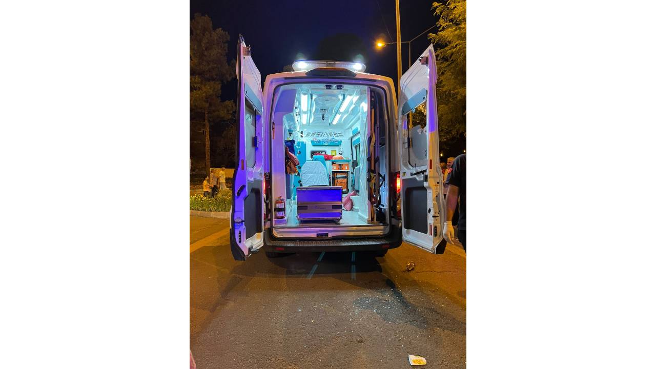 112 Ambulansına Saldırı; 60'ıncı Kez Taşlamış