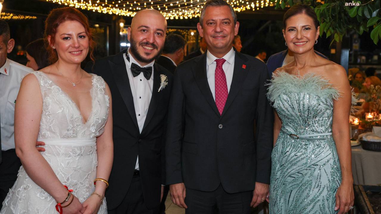 Chp Genel Başkanı Özel, Galip Emecan İle Stella Çiftinin Nikah Törenine Katıldı
