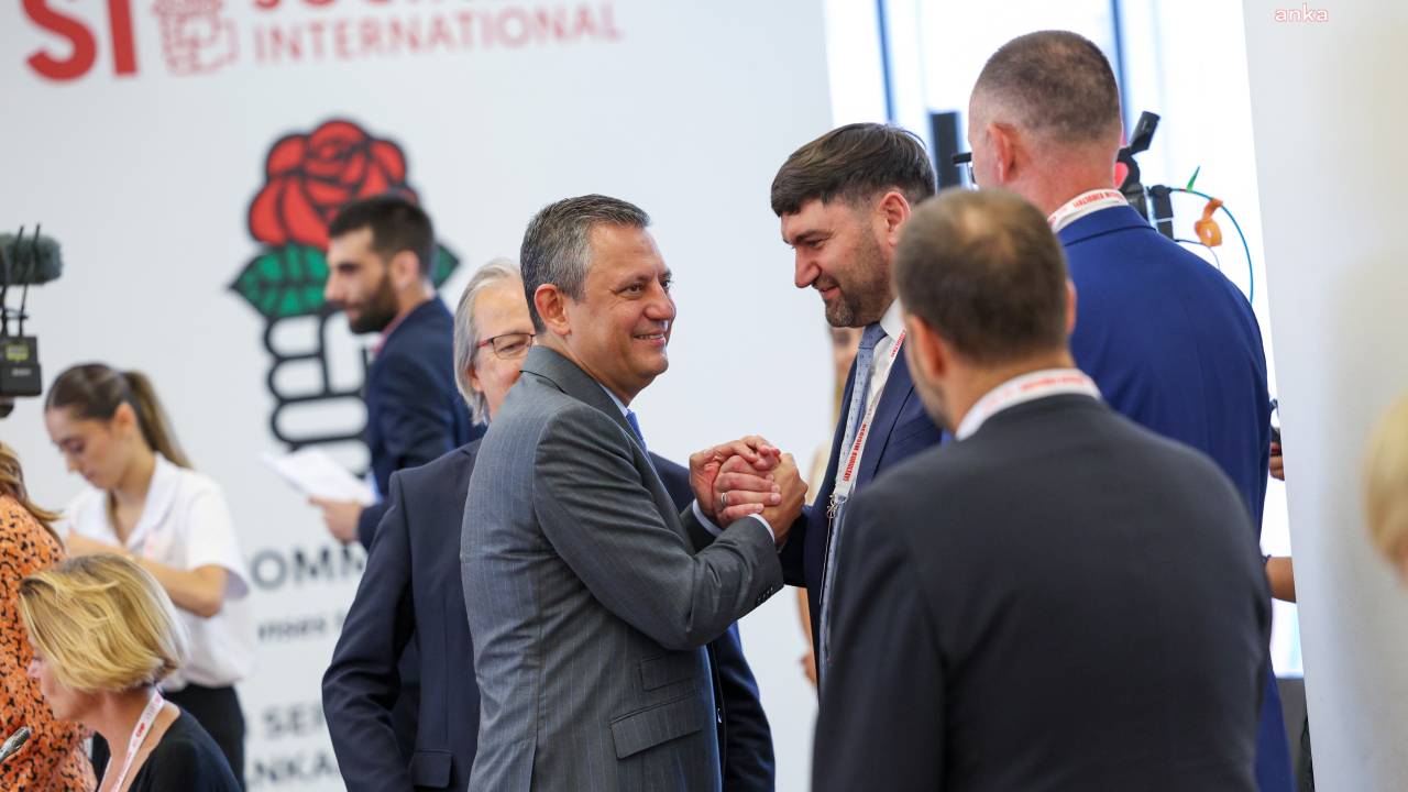 Chp Genel Başkanı Özel, Sosyalist Enternasyonal Komite Toplantısına Başkanlık Etti
