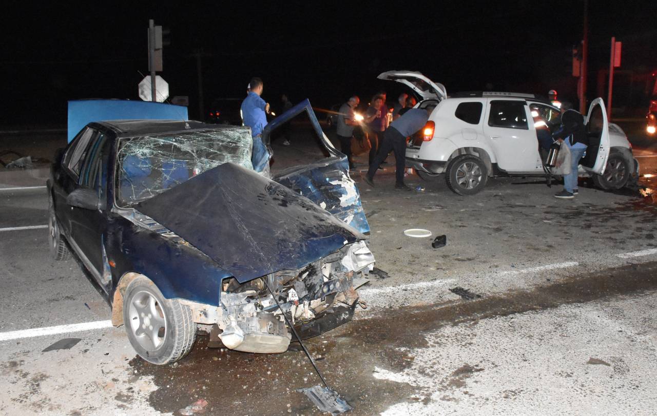 Sivas'ta Cip İle Otomobil Çarpıştı: 1 Ölü, 9 Yaralı