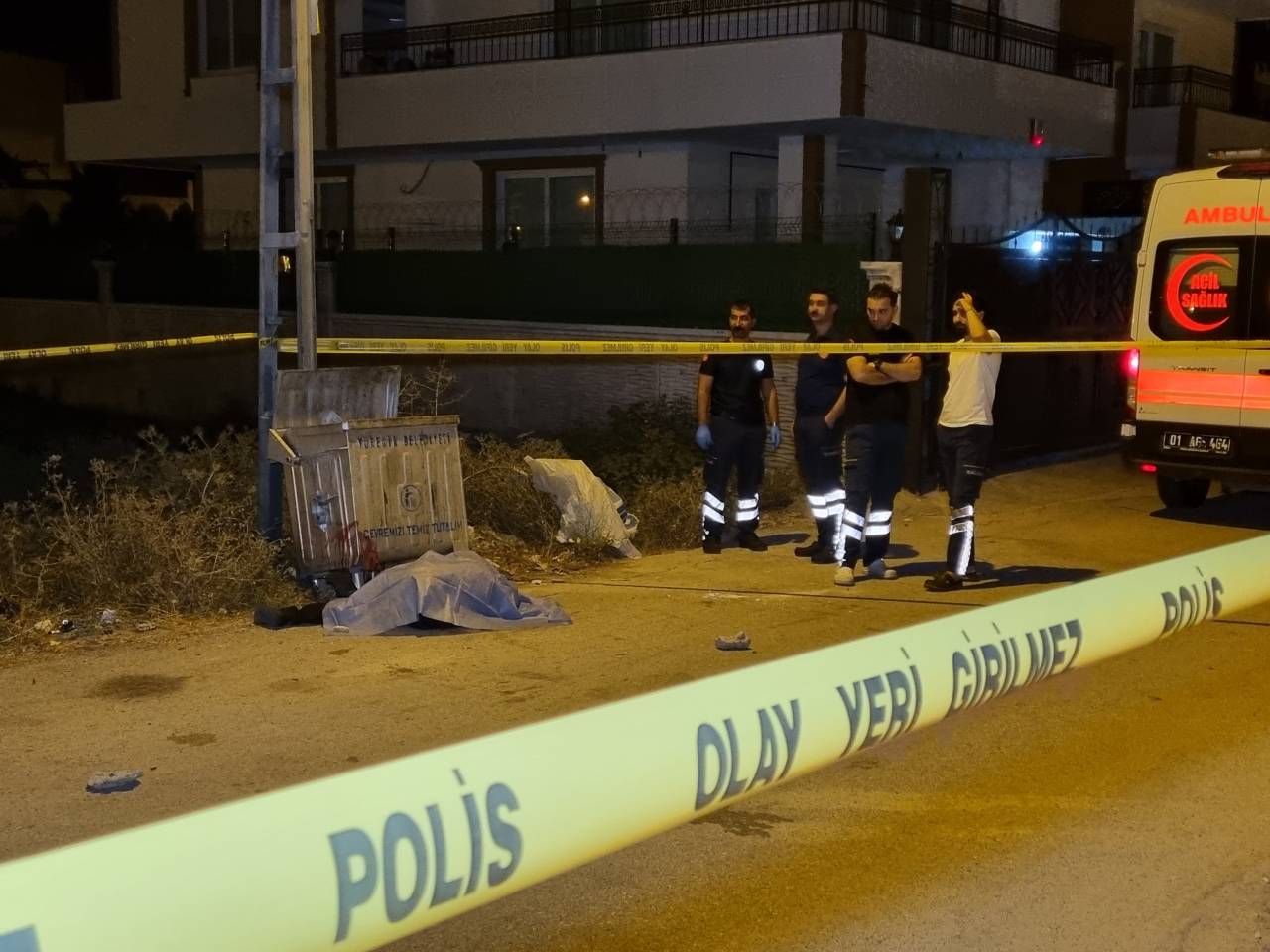 Adana'da İki Grup Sokak Ortasında Çatıştı: 2 Ölü, 3 Yaralı