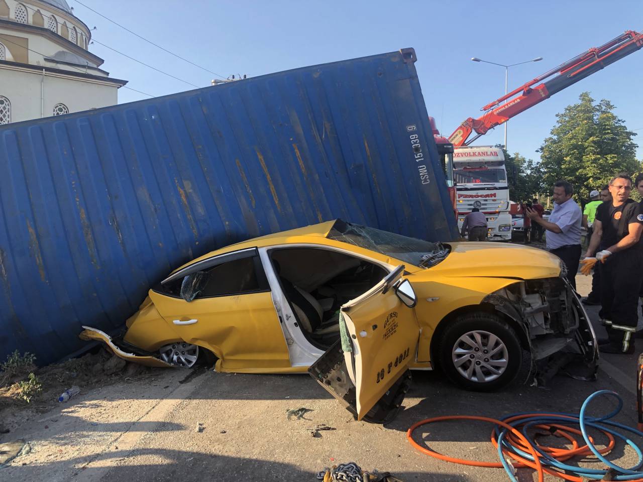 Bursa'da 7 Aracın Karıştığı Zincirleme Kaza: 1 Ölü, 1 Yaralı