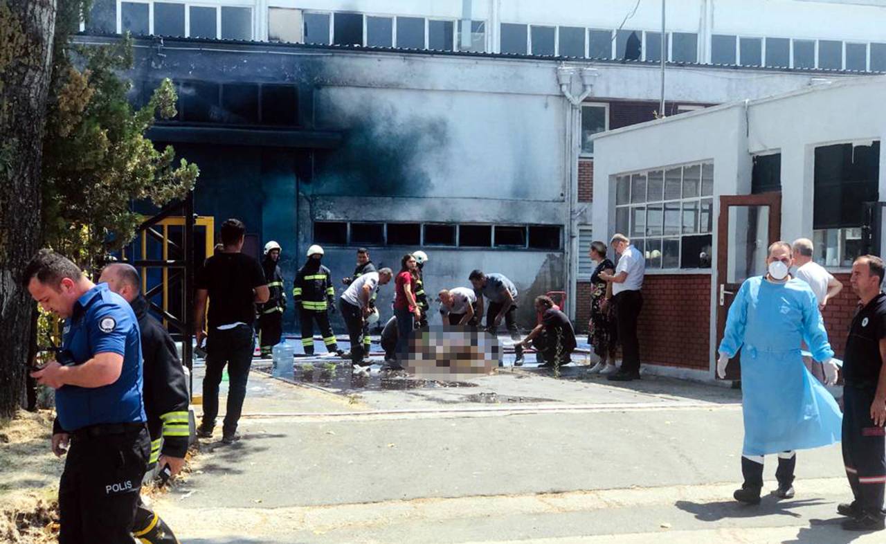 Tekirdağ'da Fabrikada Patlama Sonrası Yangın: 3 Yaralı