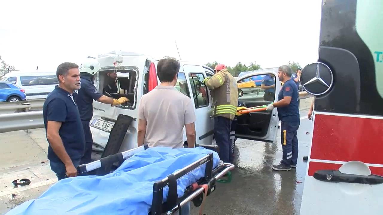 İstanbul-eyüpsultan'da Yağışın Ardından Zincirleme Kaza: 5 Yaralı(2)