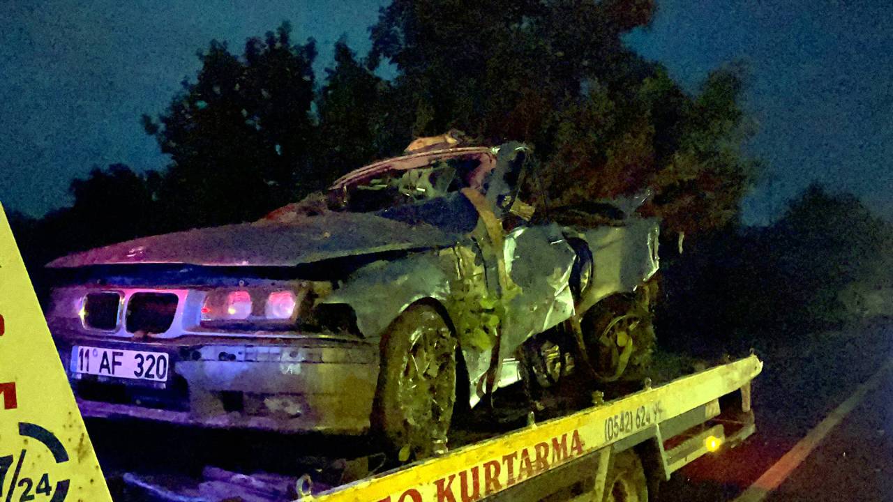 Kontrolden Çıkan Otomobil Şarampole Devrildi: 2 Ölü, 2 Yaralı