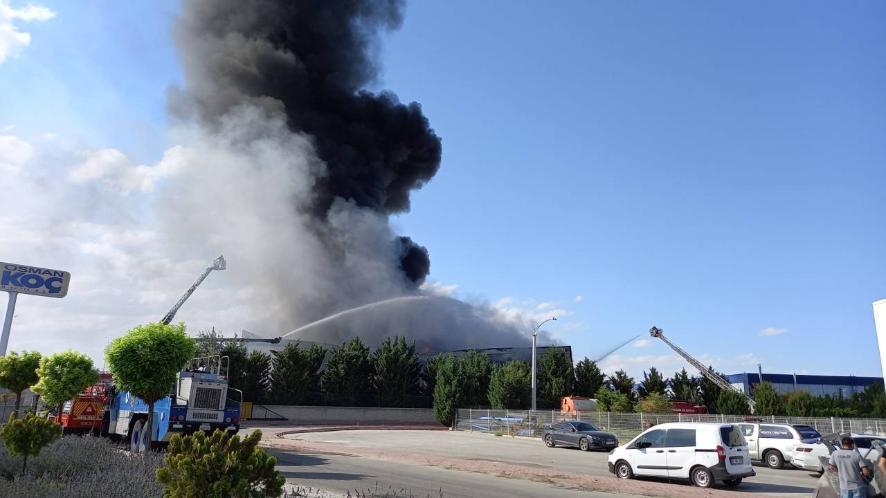 Konya'da, Boya Fabrikasında Yangın (1)