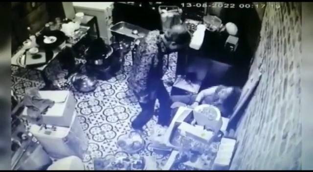 Kadıköy'de Kafede Kadını Öldüren Saldırgan Yakalandı; Yeni Güvenlik Kamerası Ortaya Çıktı