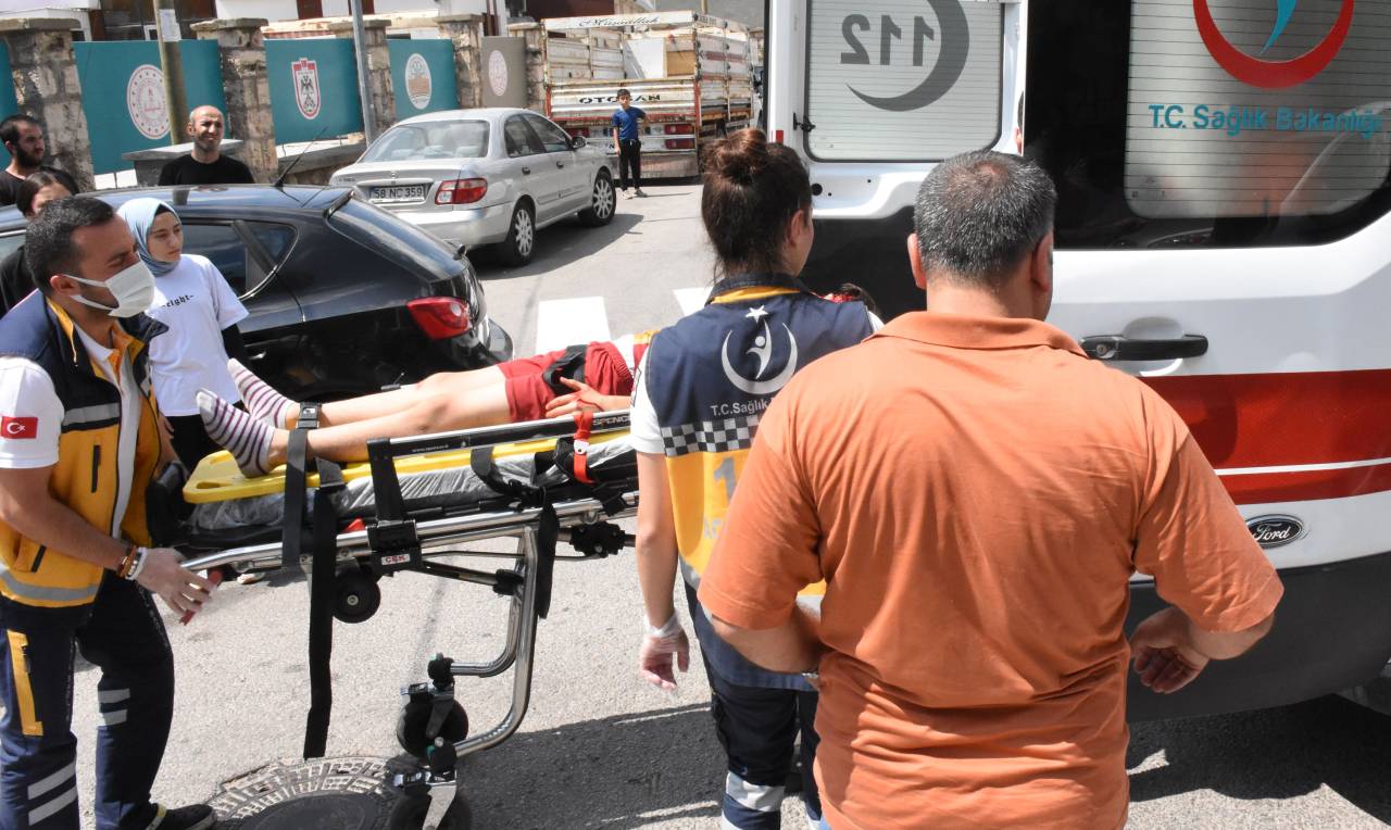 Hafif Ticari Aracın Çarptığı Bisikletli Ali, Ağır Yaralı