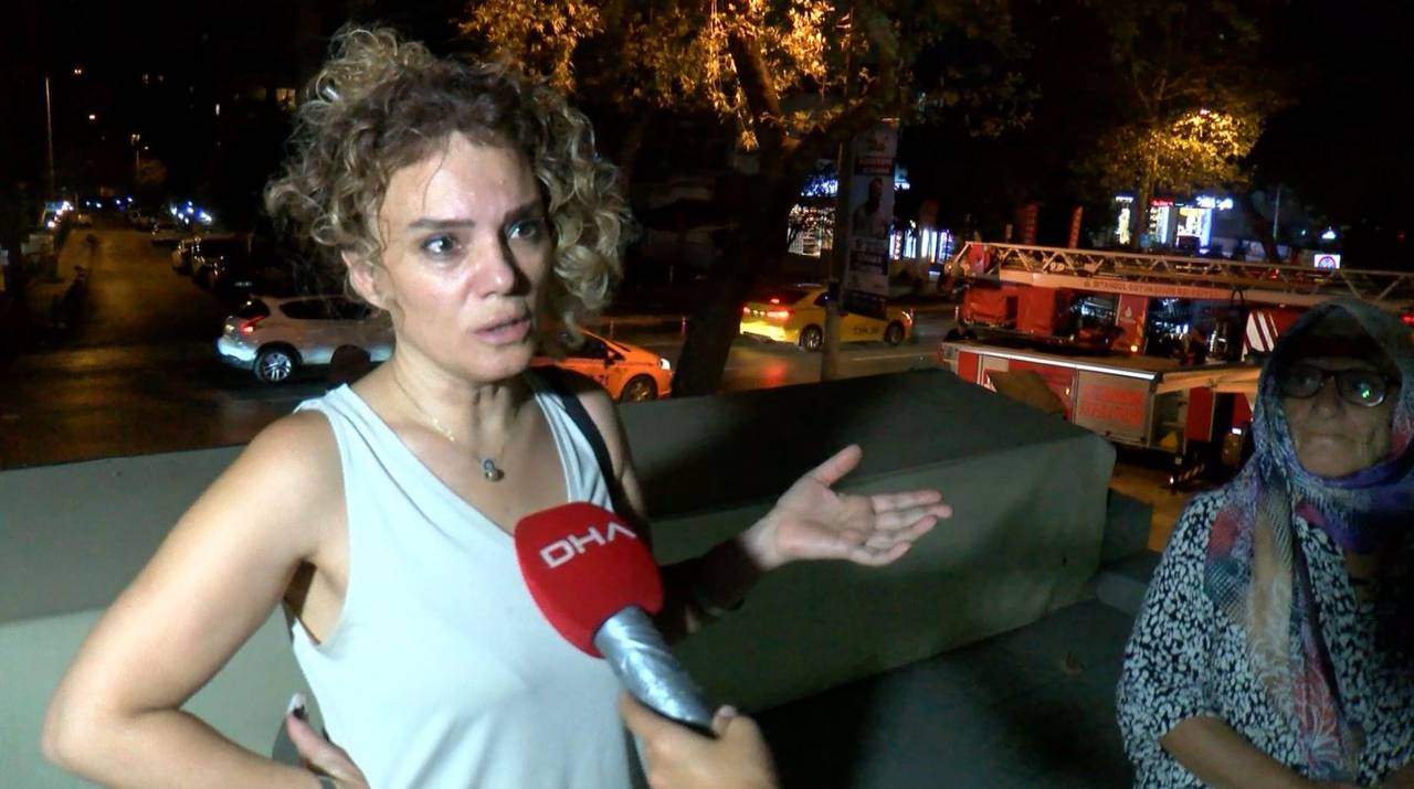 Kadıköy Bağdat Caddesi'nde Daire Balkonunda Çıkan Yangın Korkuttu