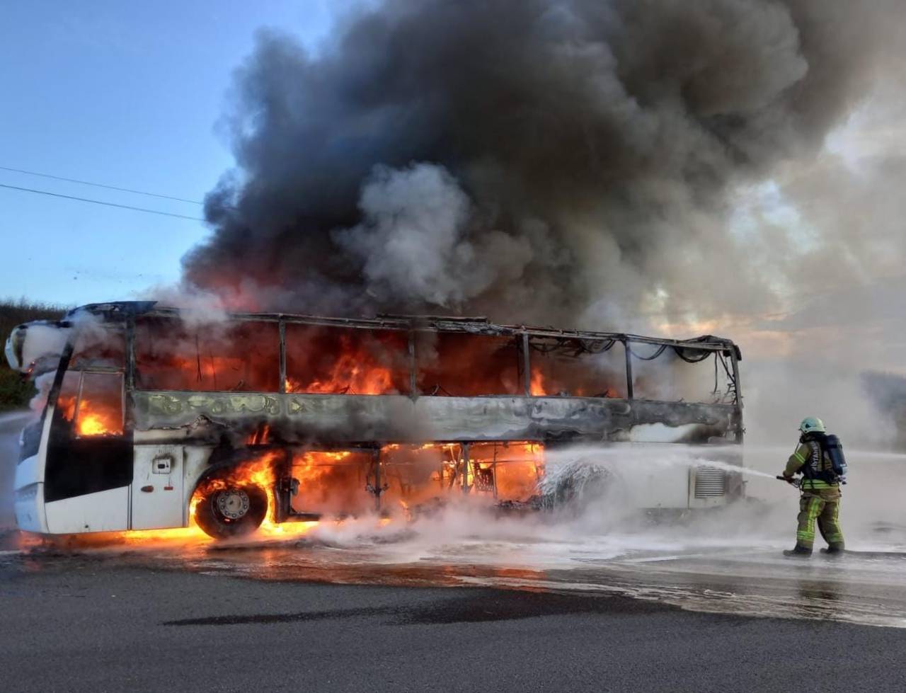 Silivri’de Seyir Halindeki Otobüs Alev Alev Yandı