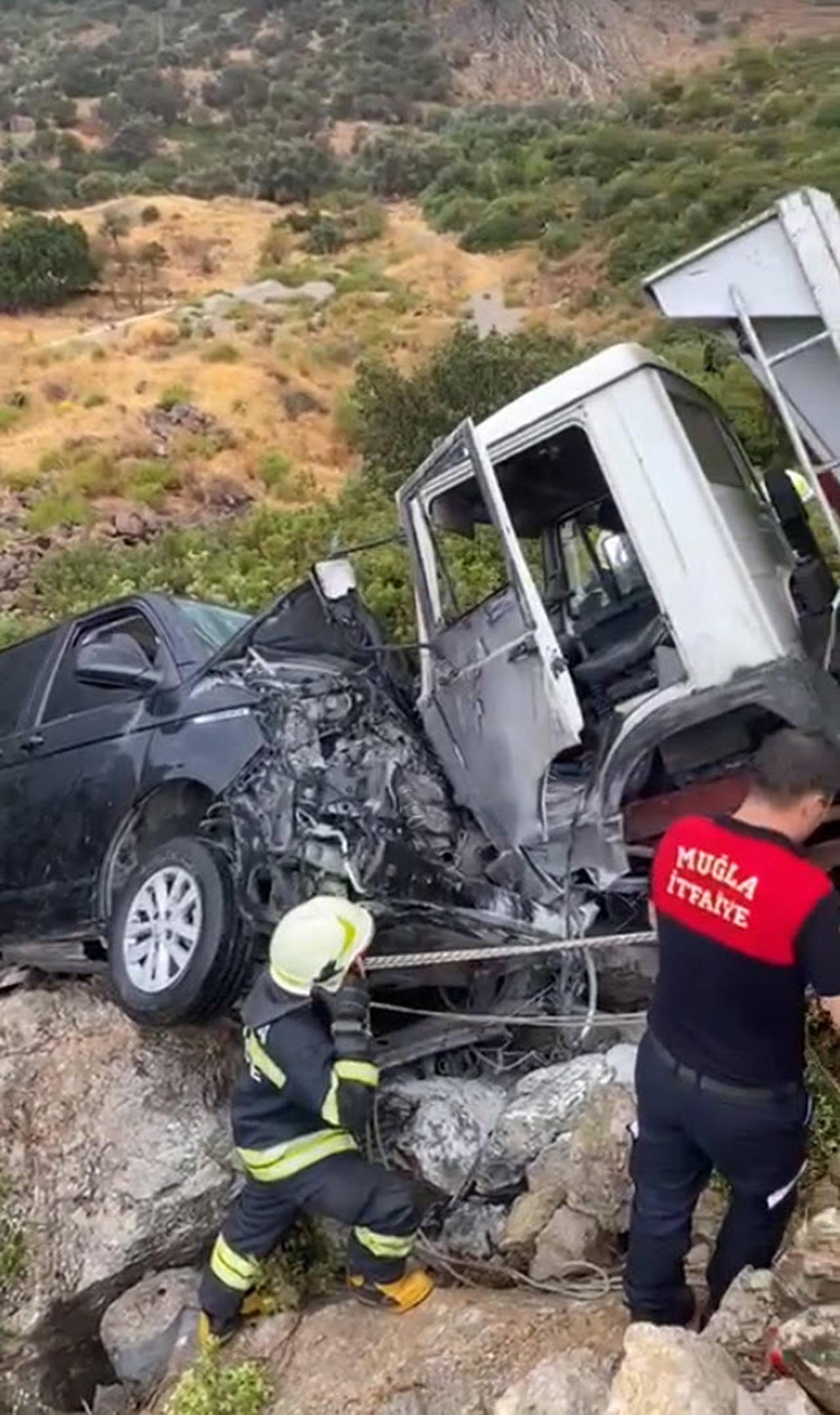 Tatlıses'in Yaralandığı Kazada Kamyon Şoförü Serbest Bırakıldı