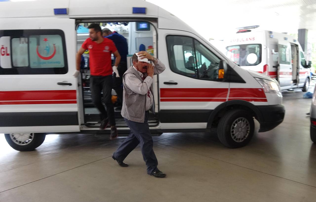 Erzurum'da Kuzenlerin 'minibüs' Kavgası: 8 Yaralı