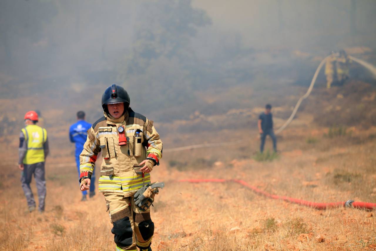 Mersin'de Orman Yangını; 110 Hane Tahliye Edildi (4)