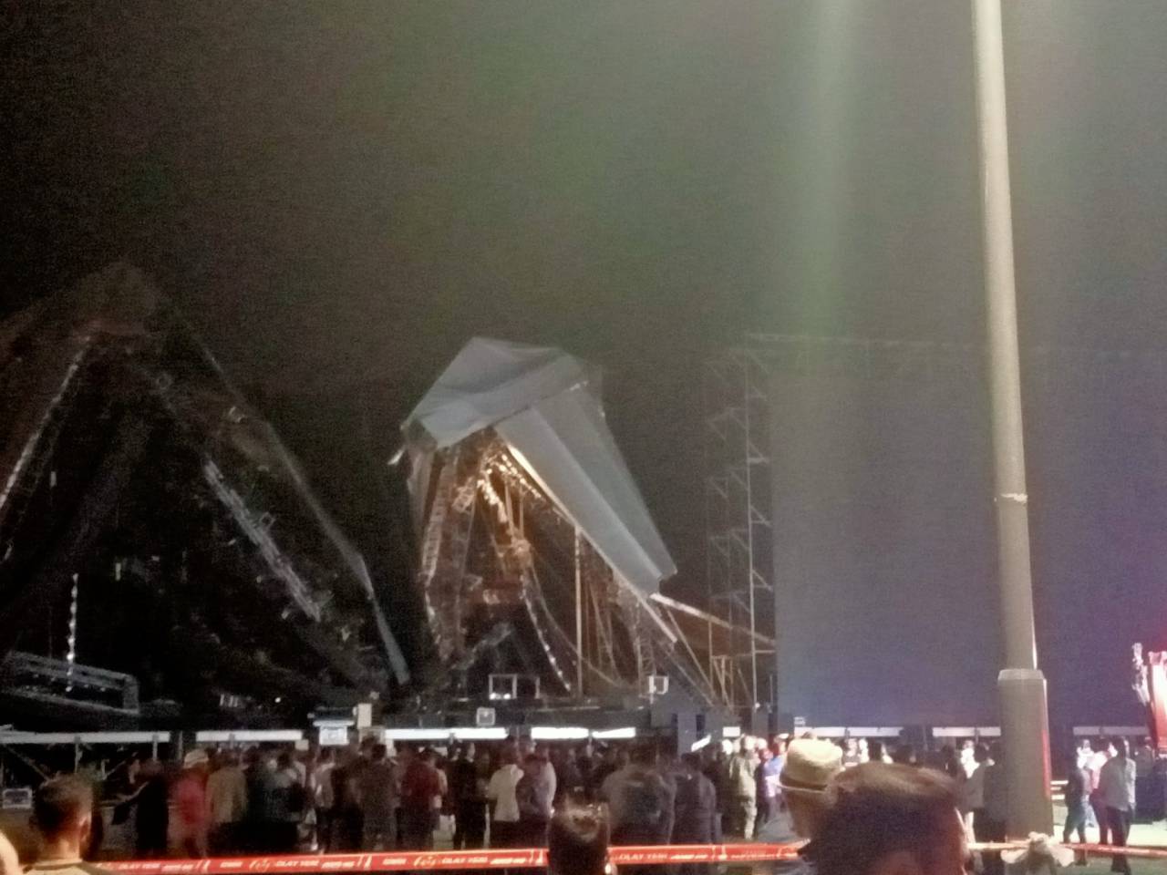 Tarkan'ın İzmir Konseri Öncesinde Platform Çöktü: 1 Yaralı (1)