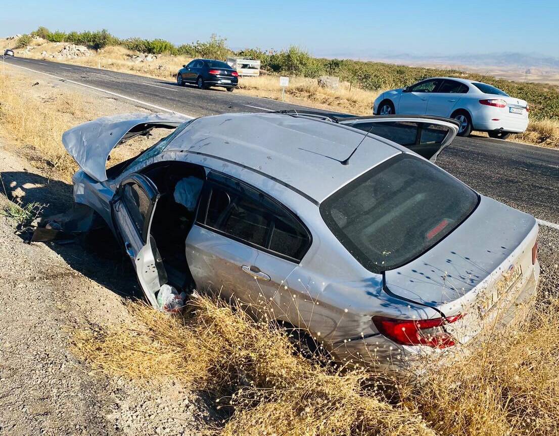 Otomobil Takla Attı: 1 Ölü, 1 Yaralı