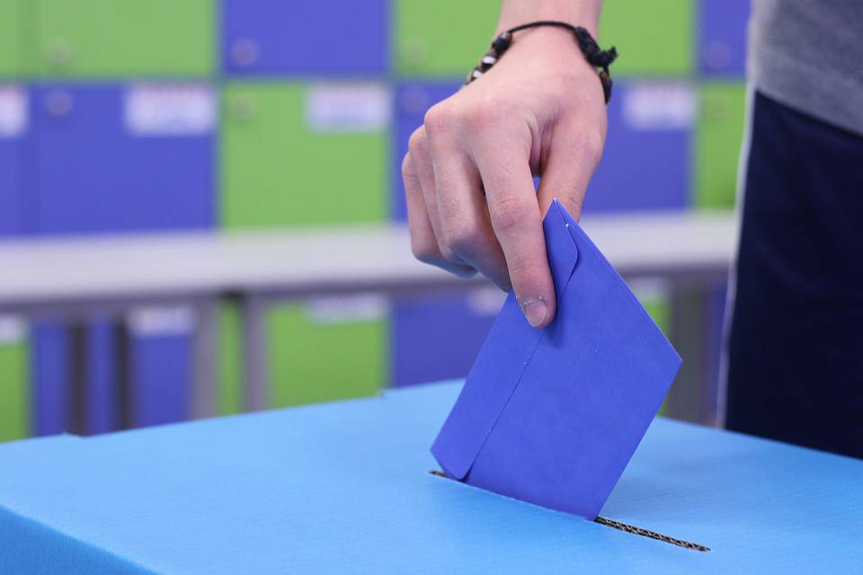 İsveç Genel Seçimlerde Oy Verme İşlemi Başladı