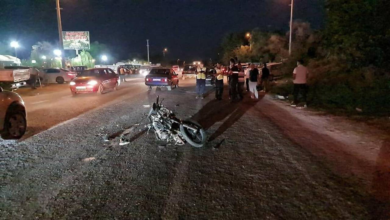 İzmir'de Otomobil Motosiklete Çarptı: 1 Ölü