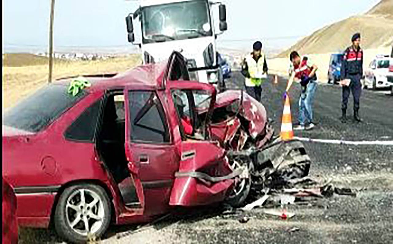 Çankırı'da 2 Otomobil Çarpıştı: 1 Ölü, 3 Yaralı