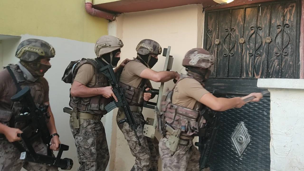 Mersin'de 'tefeci' Operasyonu: 16 Gözaltı