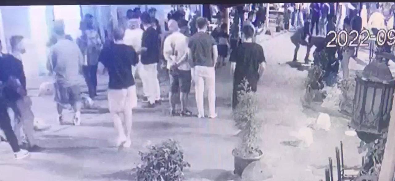 Taksim'de Tartıştığı Adamı Onlarca İnsanın İçinde Bıçaklayarak Öldürdü