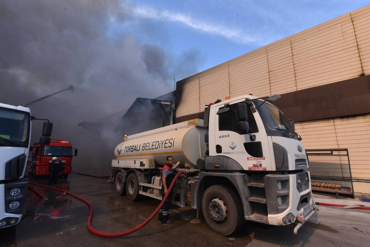 İzmir'de Fabrika Yangını (3)