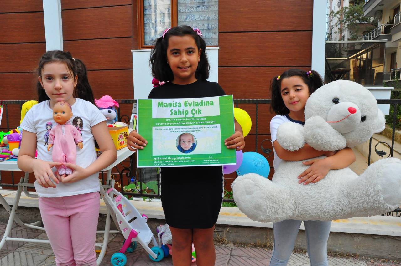 Çocuklar, Sma Hastası İrem Nur'a Destek İçin Oyuncaklarını Sattı