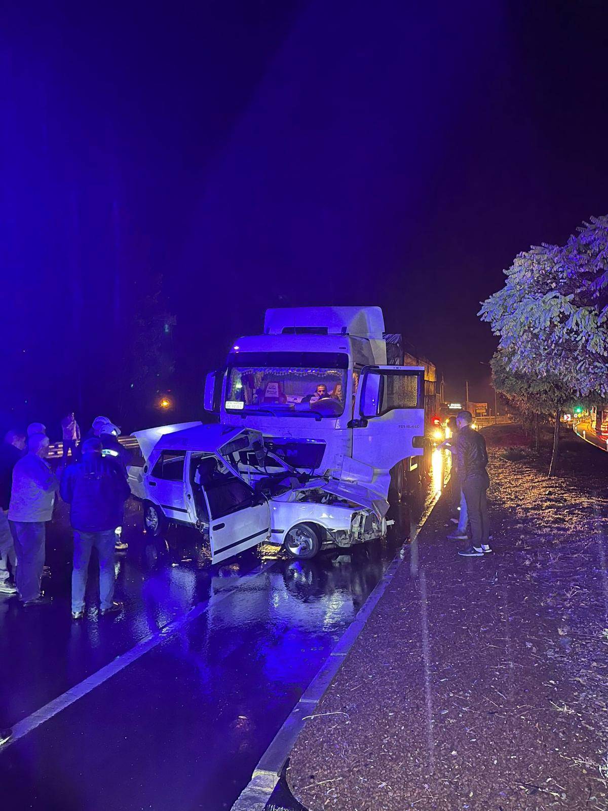 Konya'da Tır, Otomobile Çarptı: 1 Ölü, 1 Yaralı