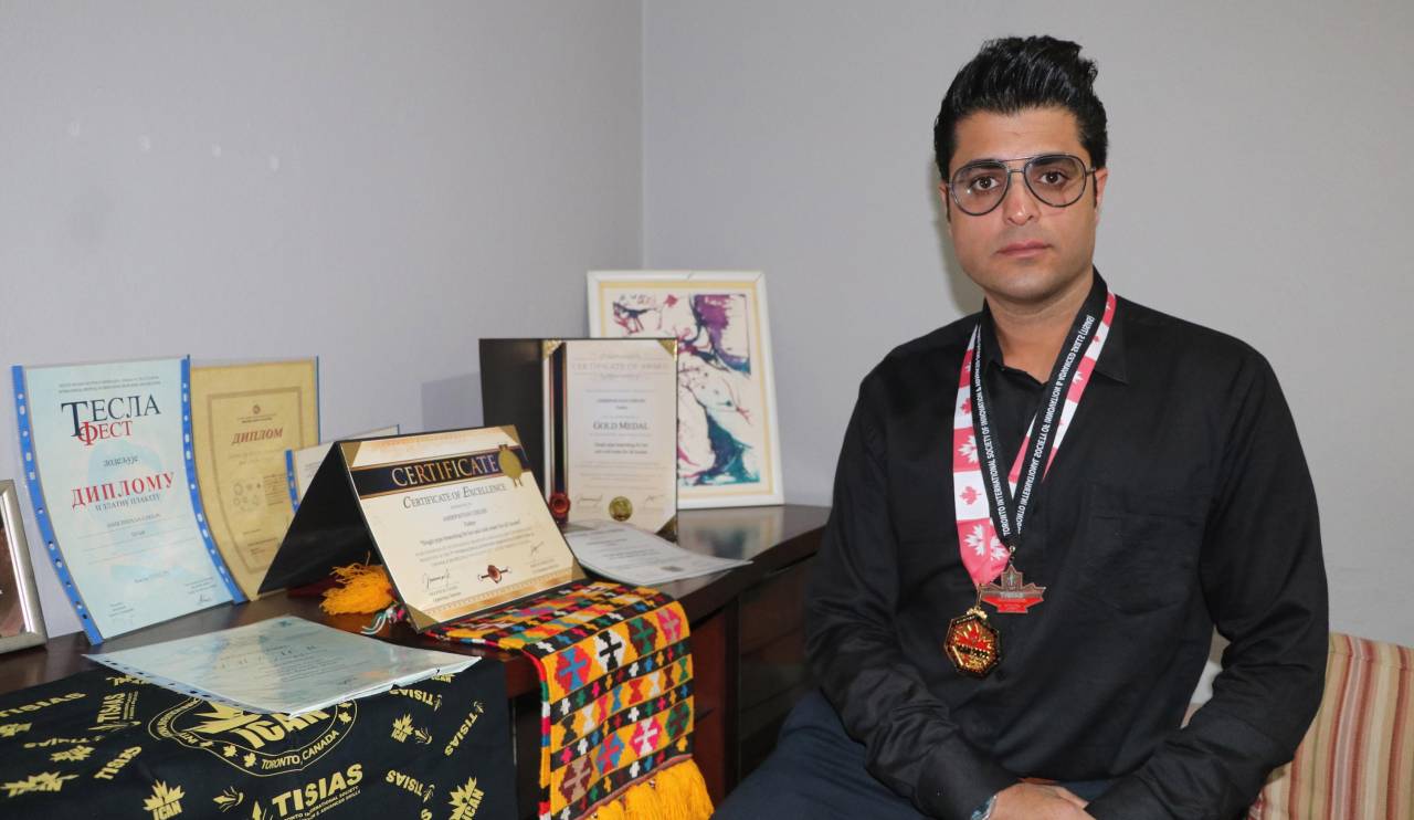 İranlı Mülteci, Türkiye Adına Katıldığı Buluş Yarışmasında Altın Madalya Kazandı