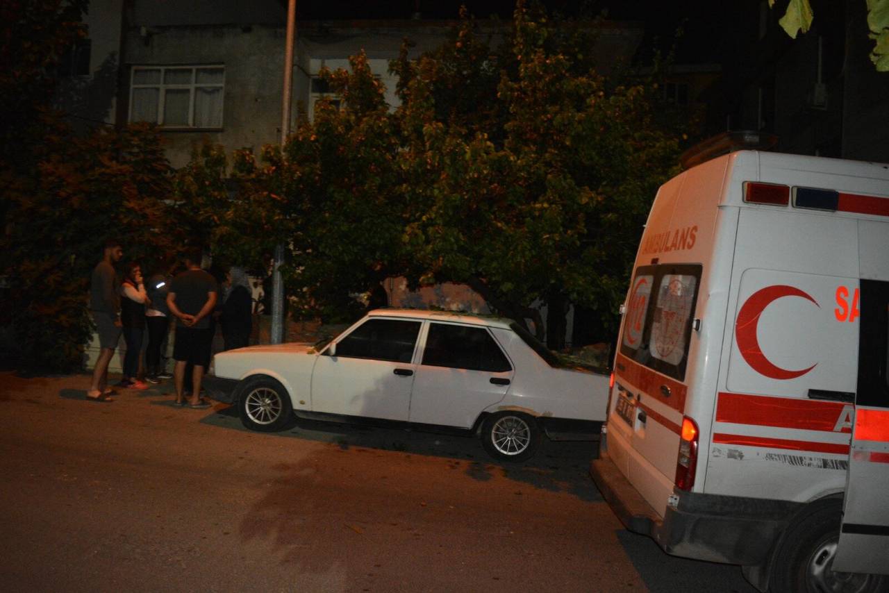 İzmir’de 2 Katlı Binada Patlama: 3 Yaralı