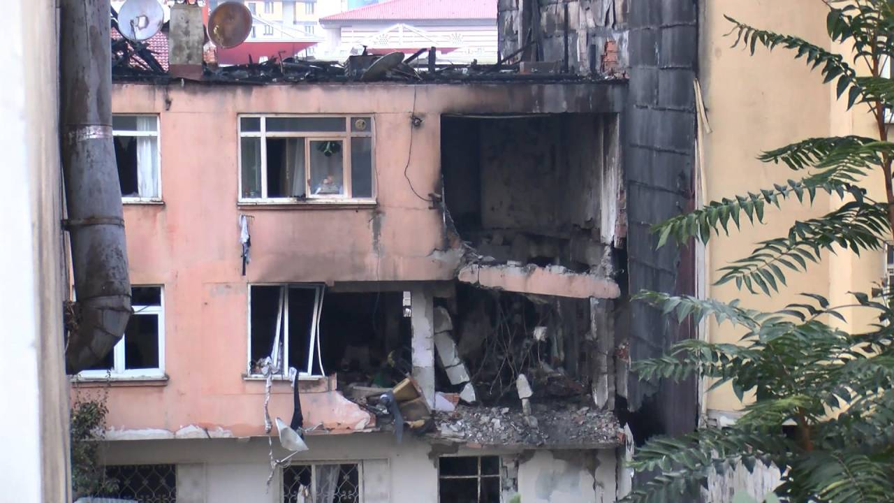 Kadıköy’de 3 Katlı Binadaki Patlamanın Şiddeti Gün Aydınlanınca Ortaya Çıktı