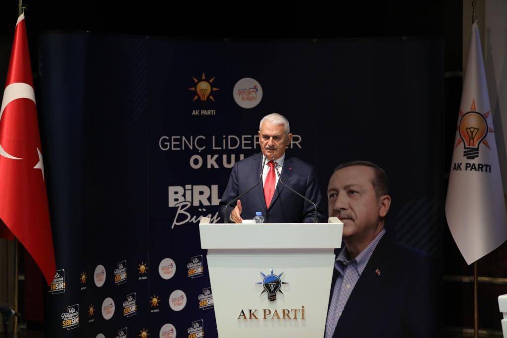 Binali Yıldırım: Gençlerin Enerjisi, Türkiye'nin Güvencesidir