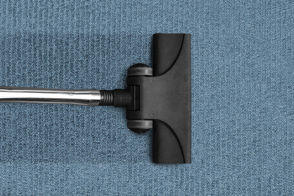 vacuum-cleaner-3165015-960-720.jpg